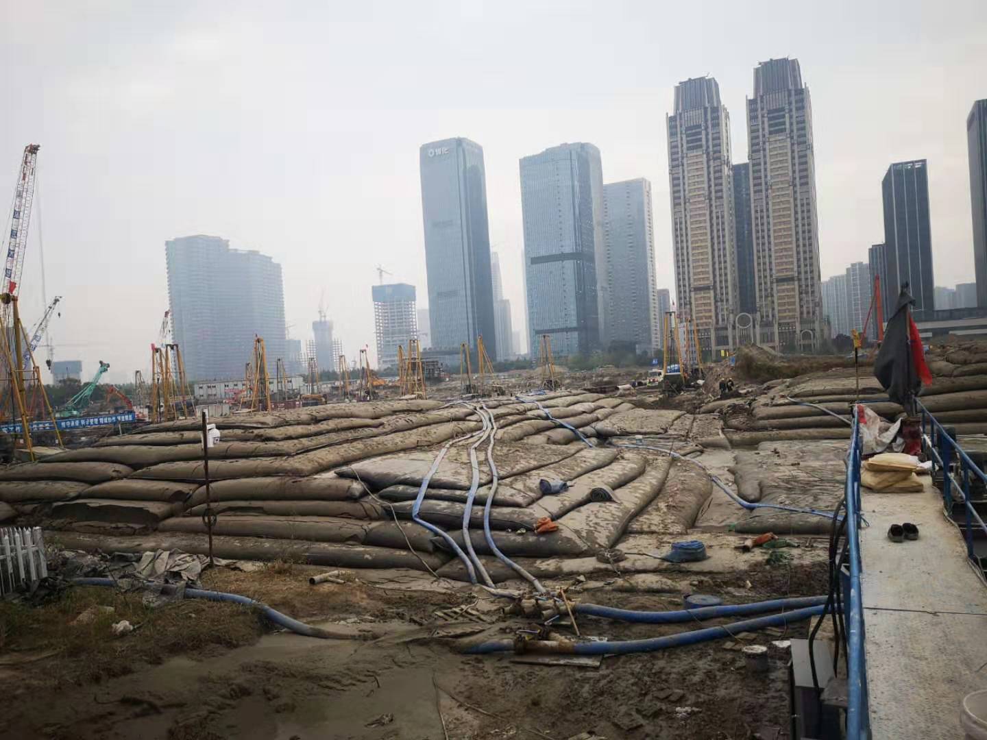 建筑泥浆土工管袋法固化
